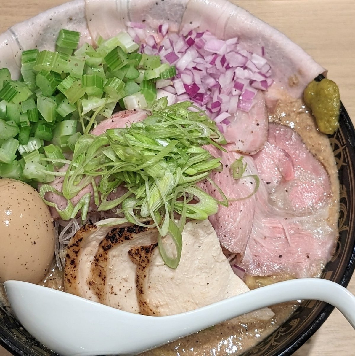 雞白湯專門 拉麵一貴 らーめん一貴食記照片